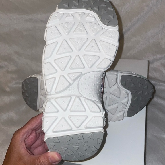 NWT Naturino X Flower Mountain YAMANO 3 JUNIOR.
Faux-leather sneakers - Picture 15 of 15